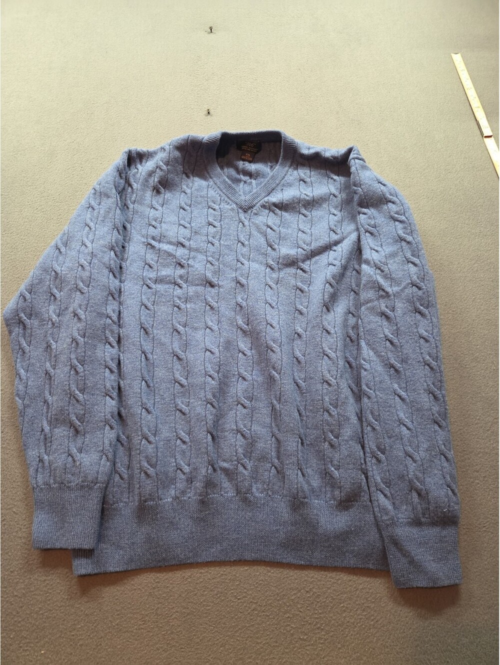 men's blue v-neck wool sweater by Brooks Brothers size XXL